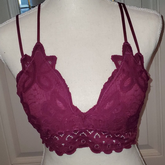 Cherish Other - NWOT MEDIUM LACE BRALETTE
